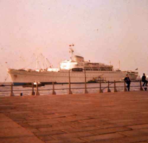 سفينة الركاب اسيا في ميناء عدن منتصف القرن الماضي