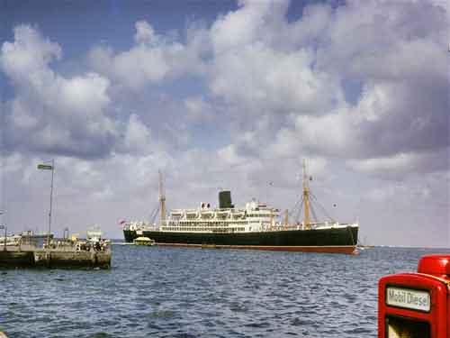 السفينة كاليدونيا في ميناء عدن بداية ستينيات القرن الماضي