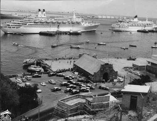 يوجينيو سي (وجاليليو جاليلي) في عدن في يناير 67 في رحلة بحرية مدتها 42 يومًا في أفريقيا