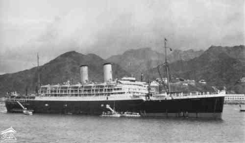 سفينة الشرق القديمة الجميلة أورونتس في ميناء عدن اواخر خمسينيات القرن الماضي