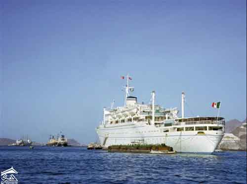 سفينة الركاب فكتوريا في ميناء عدن ستينيات القرن الماضي